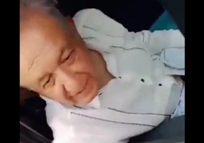 Paraje pide matrimonio frente AMLO