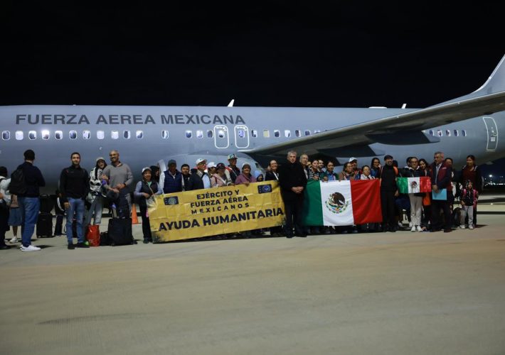 Mexicanos llegan a mexico