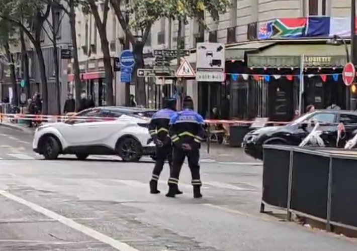Catorce aeropuertos franceses fueron desalojados
