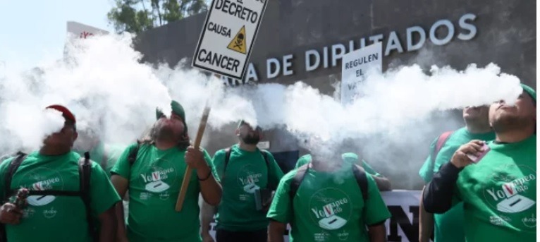 Vapeadores se unen a la voz de #ProhibirNuncaFunciona