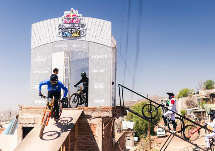 Red Bull Cerro Abajo 2025: El downhill urbano vuelve a conquistar Guanajuato