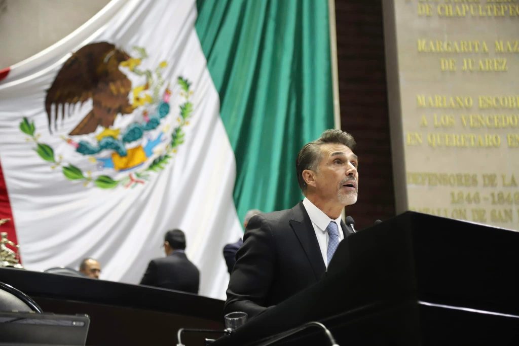 Sergio Mayer tendrá licencia para entrar a un reality show.