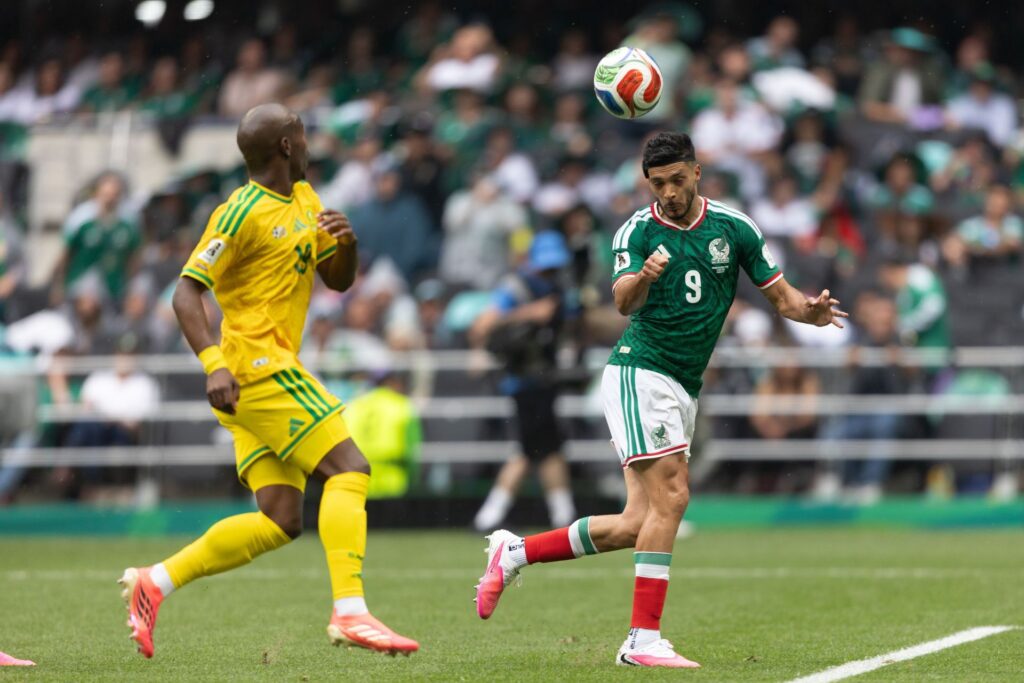 México lidera su grupo y aumenta la presión mundialista