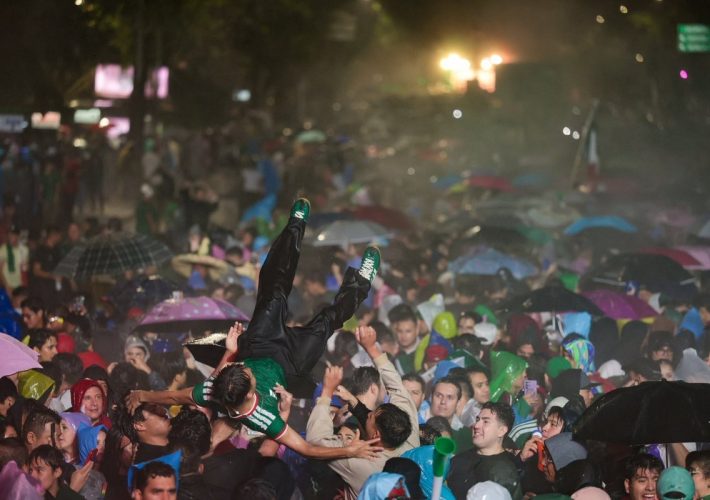 México desata otra fiesta mundialista en Reforma