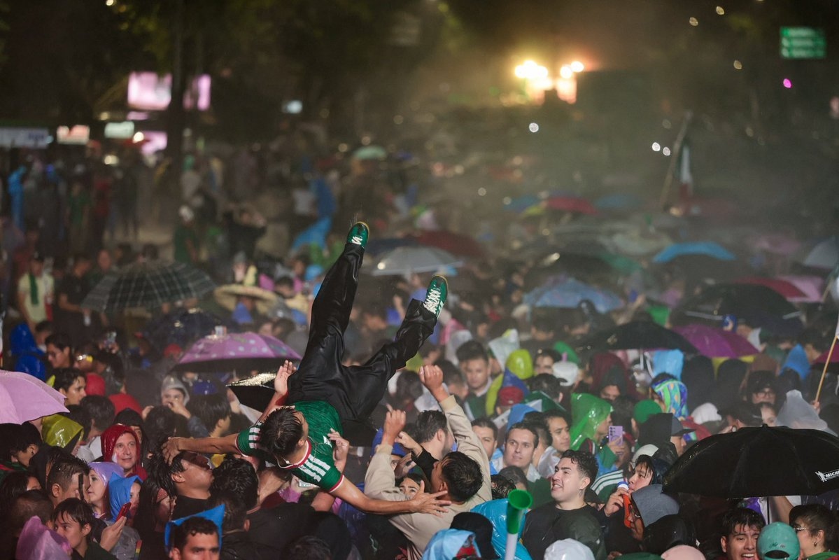 México desata otra fiesta mundialista en Reforma