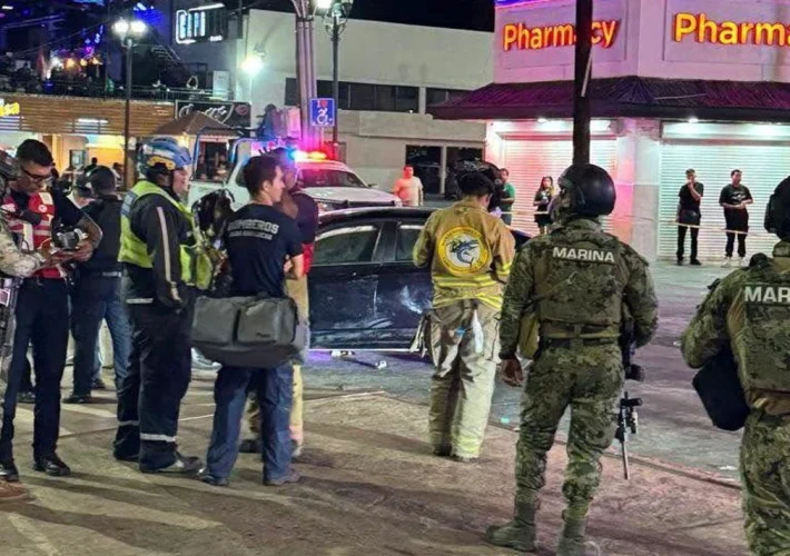 Un vehículo atropelló a aficionados que celebraban el triunfo de México