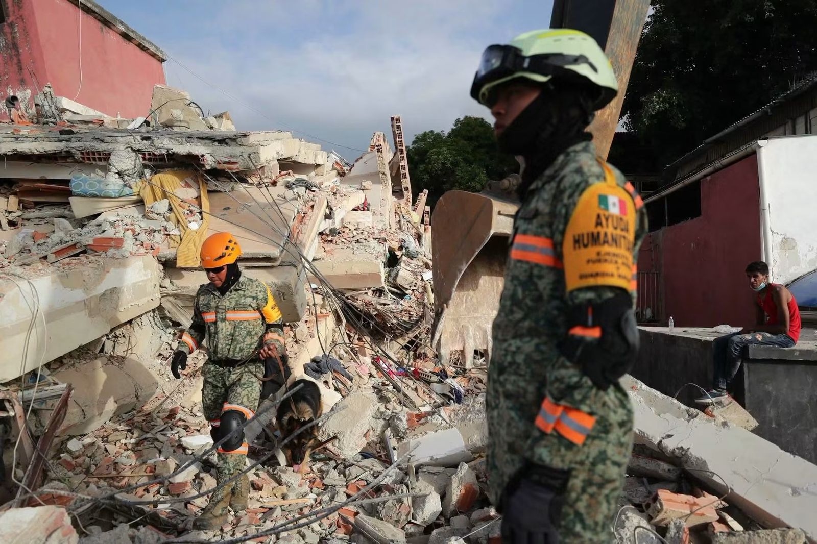 Rescatan con vida a menor tras sismos en Venezuela