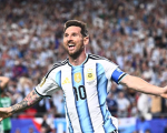 La selección de Argentina comenzó con el pie derecho la defensa de su título mundialista al vencer a Argelia