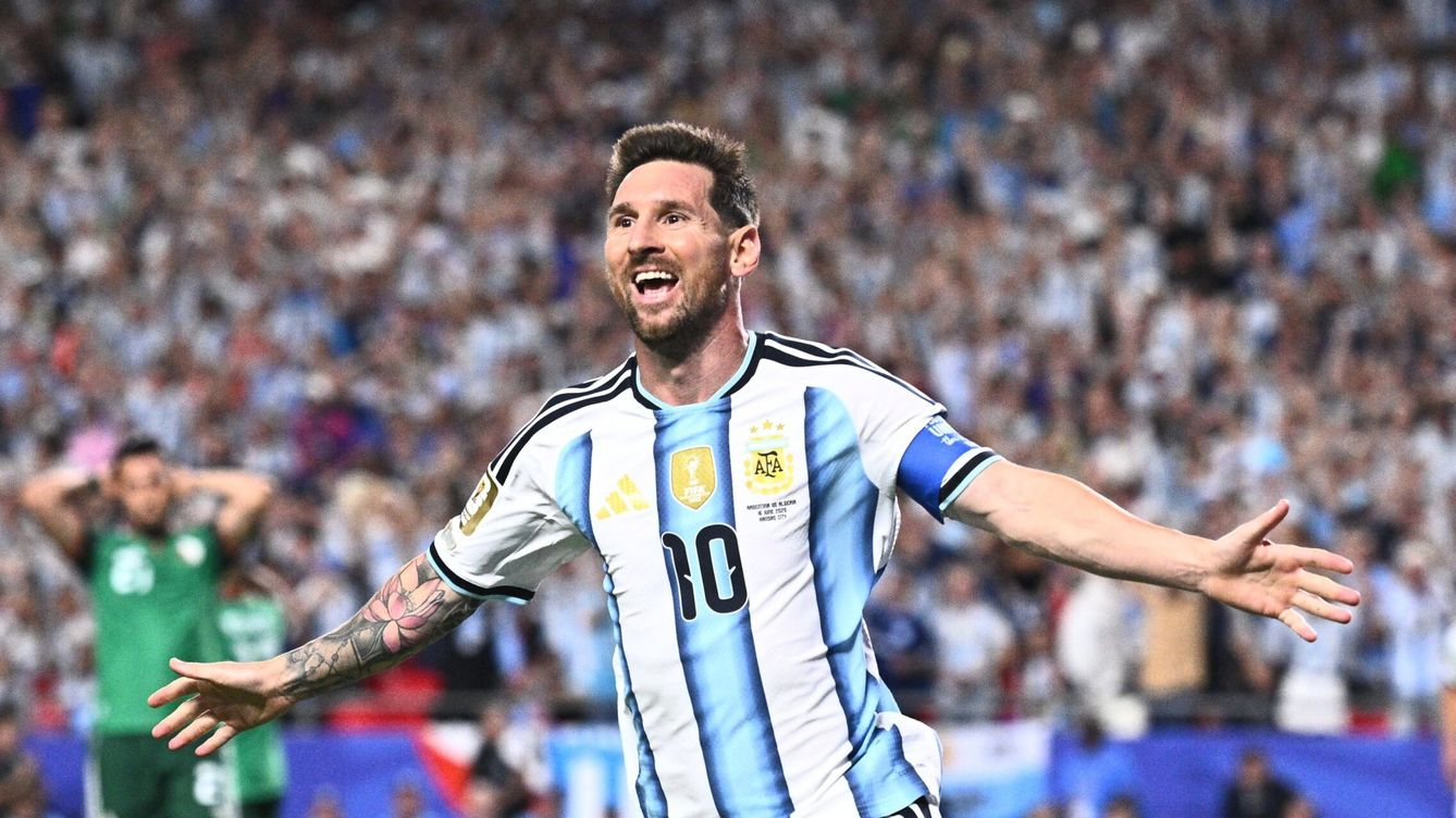 Argentina vence a Argelia con triplete de Lionel Messi