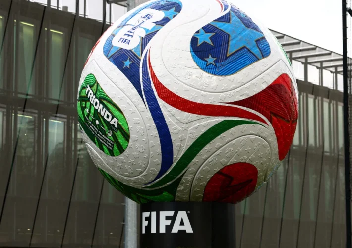 Balón trionda que tiene un chip inteligente