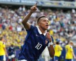 Mbappé lídera a su selección con dos goles en la victoria tres por cero