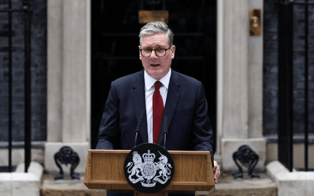 Inglaterra limitará el uso de redes sociales a menores