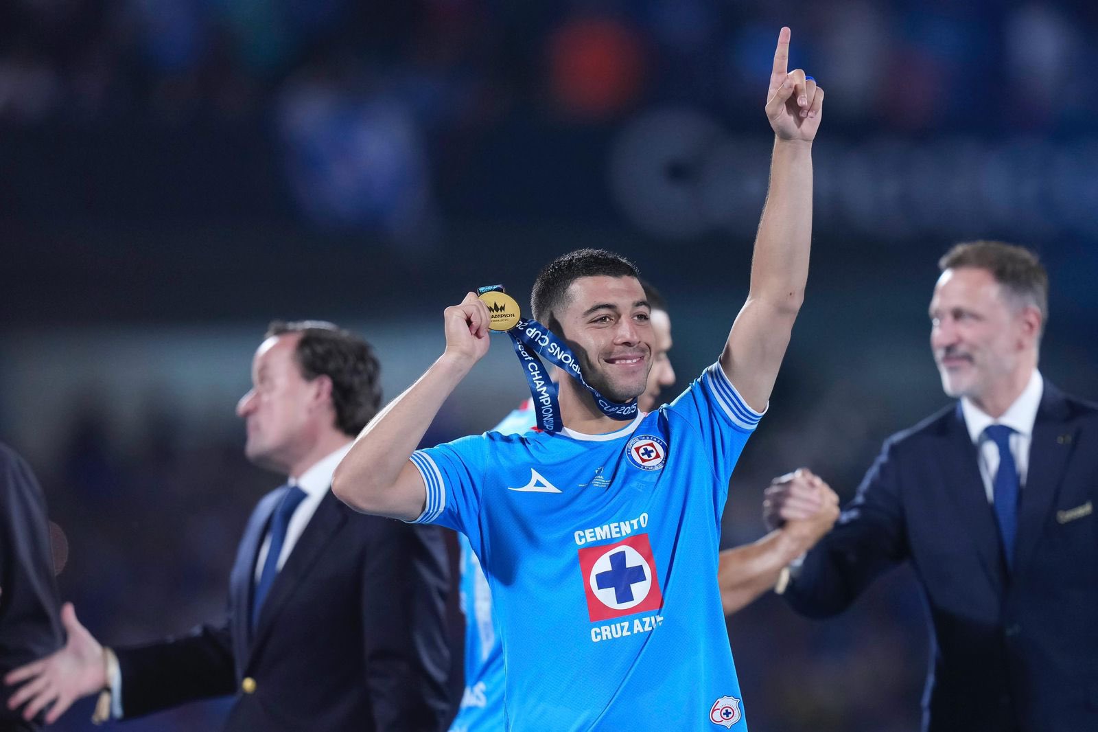 En los últimos días surgió el rumor de un interés del AS Mónaco por el mediocampista de Cruz Azul