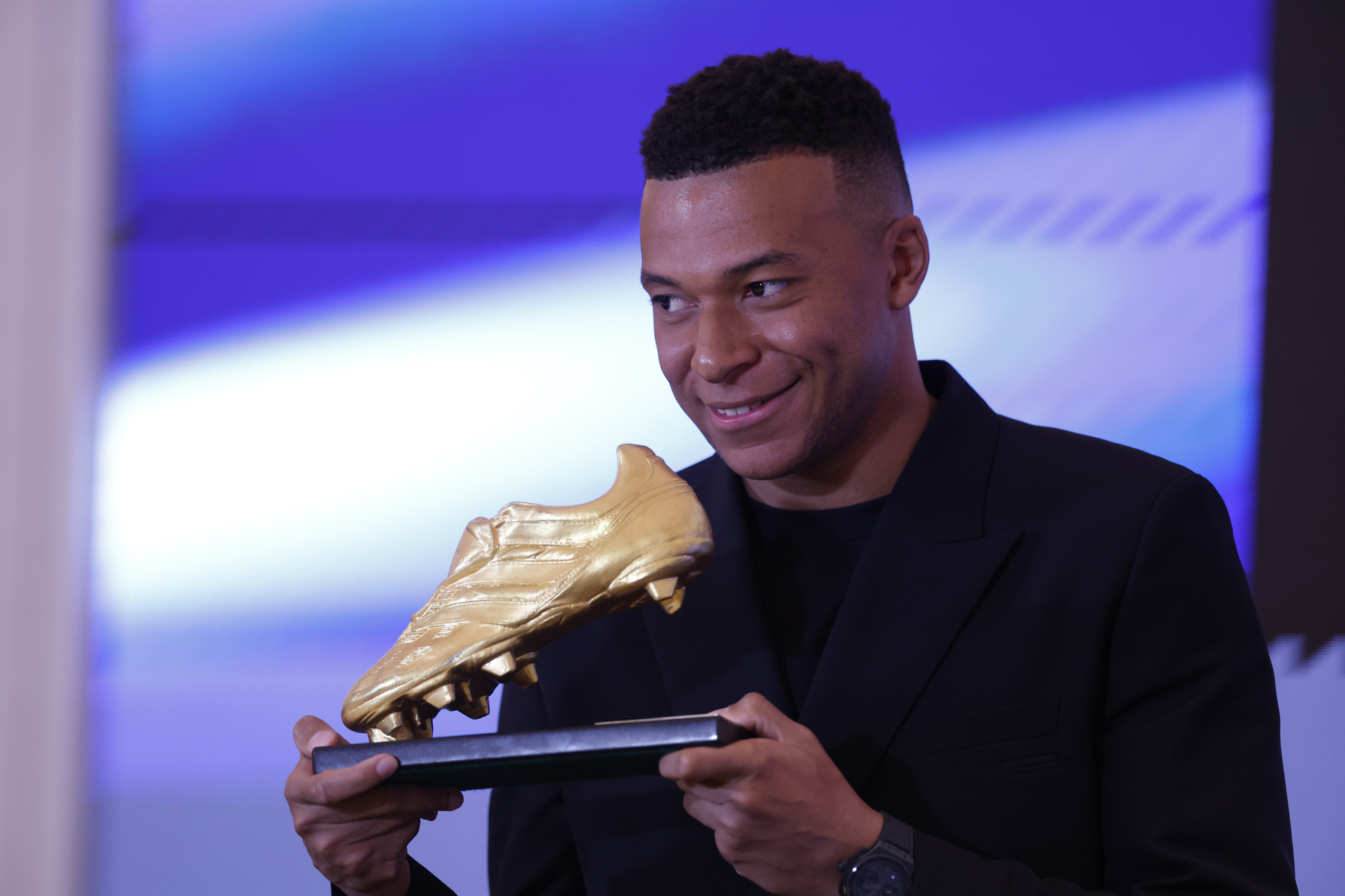 Mbappé rompe récord y conquista la Bota de Oro FIFA
