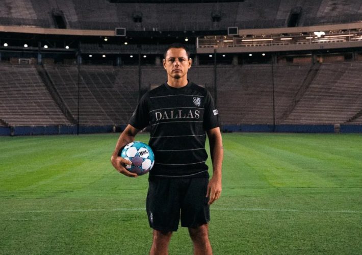 El delantero mexicano Javier "Chicharito" Hernández volverá al futbol de Estados Unidos