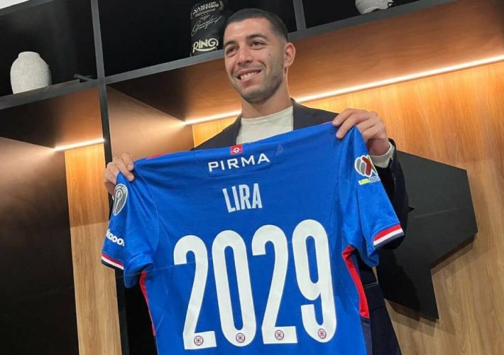 La continuidad de Erik Lira en Cruz Azul continúa siendo uno de los temas que más interés genera de cara al Apertura 2026