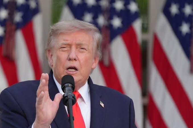 Trump publica mensaje sobre Venezuela y EE.UU.